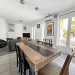 Apartament Maison Spacieuse, Piscine Parking Prive & Jardin *