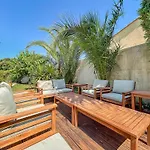 Maison Spacieuse, Piscine Parking Prive & Jardin