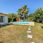 Maison Spacieuse, Piscine Parking Prive & Jardin Apartament
