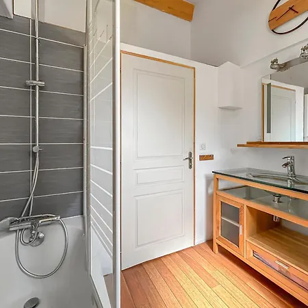 Maison Spacieuse, Piscine Parking Prive & Jardin *