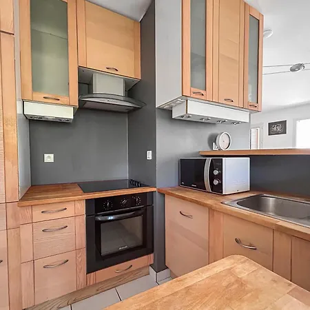 Appartement Maison Spacieuse, Piscine Parking Prive & Jardin *