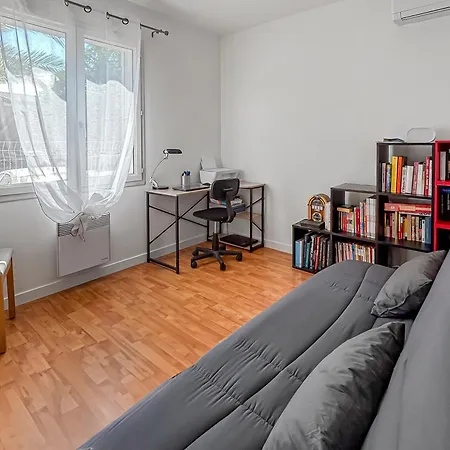 Appartement Maison Spacieuse, Piscine Parking Prive & Jardin