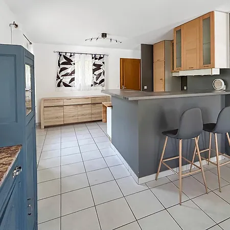 Maison Spacieuse, Piscine Parking Prive & Jardin Castries