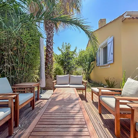 Maison Spacieuse, Piscine Parking Prive & Jardin Castries