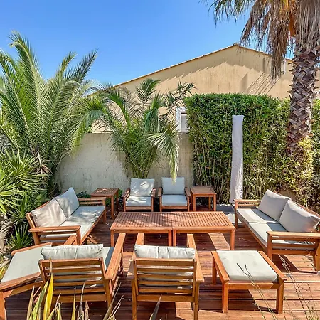 Maison Spacieuse, Piscine Parking Prive & Jardin *