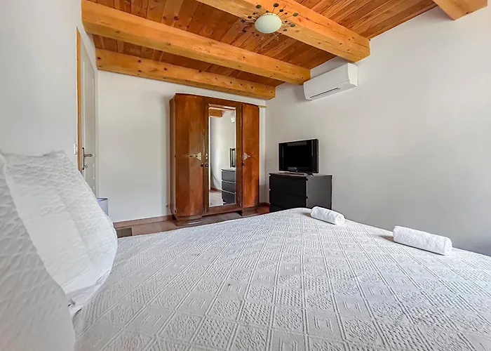 Maison Spacieuse, Piscine Parking Prive & Jardin Castries